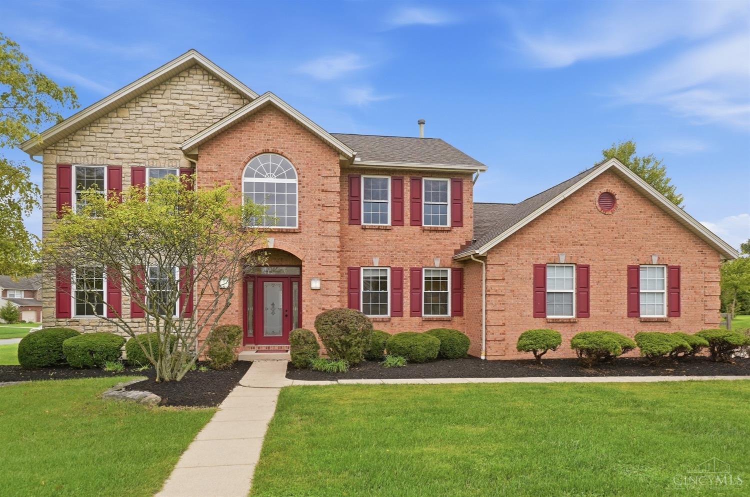 Photo 1 of Single family home for sale at 5715 Summerfield Ct, Liberty Twp, OH 45044 | MLS# 1894577 | Listing updated on 2026-10-01