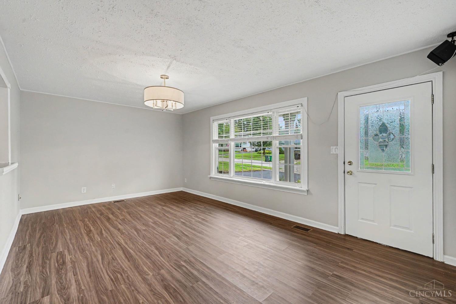 Photo 4 of Sale Pending at 1205 Sunrise Dr, Loveland, OH 45140 | MLS# 1895016 | Listing updated on 2026-09-28