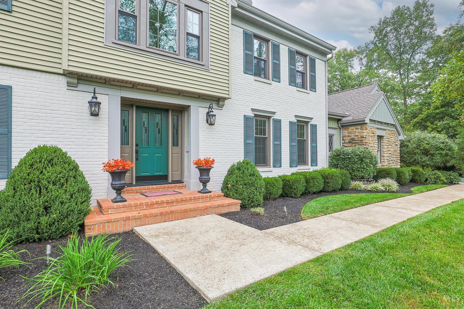 Photo 2 of Sale Pending at 7712 Coldstream Woods Dr, Anderson Twp, OH 45255 | MLS# 1894105 | Listing updated on 2026-09-29