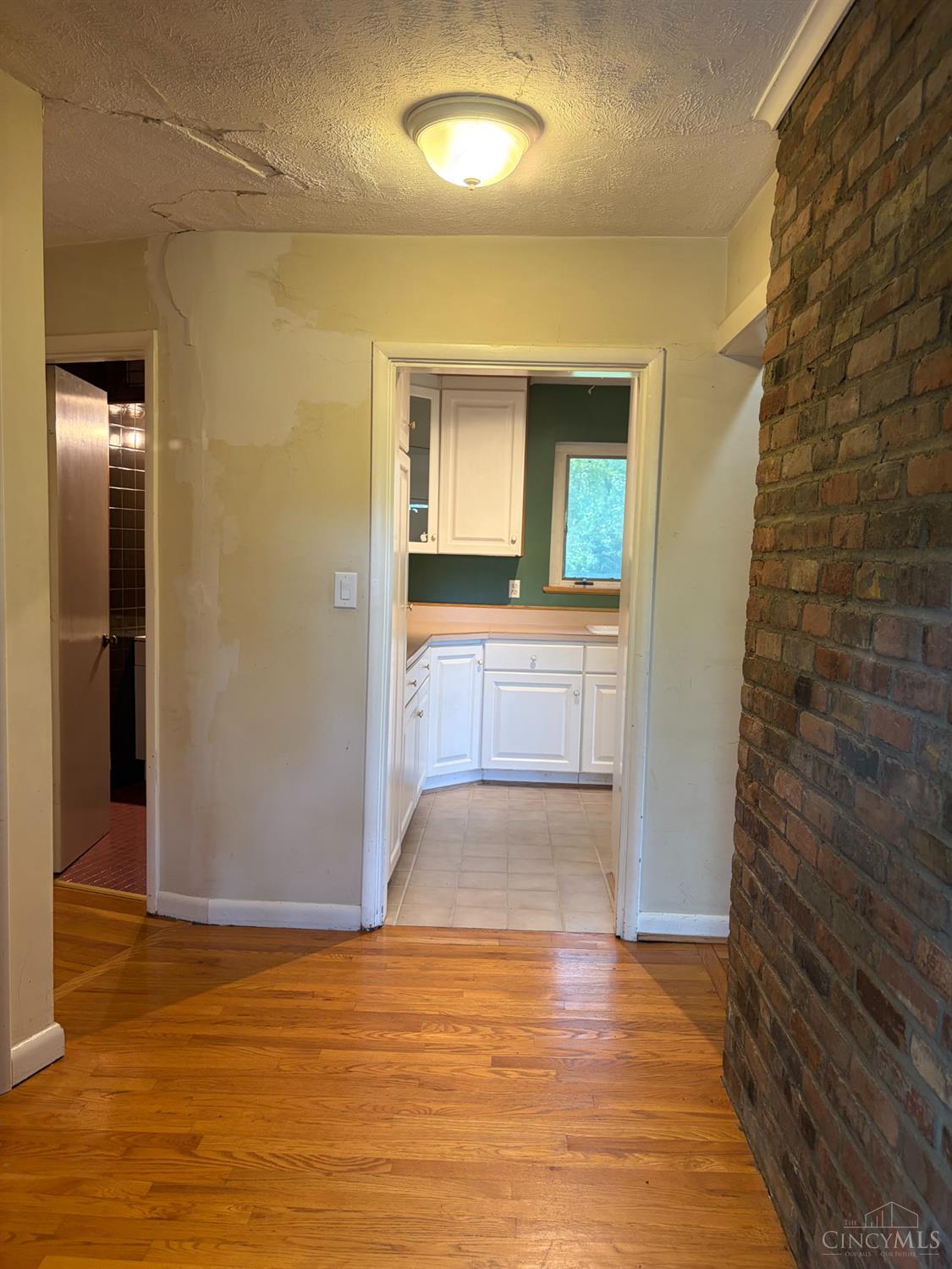 Photo 3 of Single family home for sale at 454 Beechtree Dr, Springfield Twp., OH 45224 | MLS# 1894913 | Listing updated on 2026-09-24