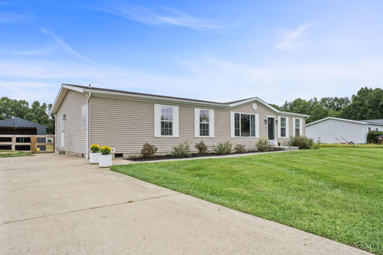Photo 4 of Sale Pending at 4207 E Frk Hills Dr, Williamsburg Twp, OH 45103 | MLS# 1894924 | Listing updated on 2026-09-25