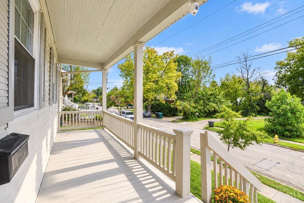 Photo 4 of Single family home for sale at 2529 Ridgeland Pl, Cincinnati, OH 45212 | MLS# 1894941 | Listing updated on 2026-09-23