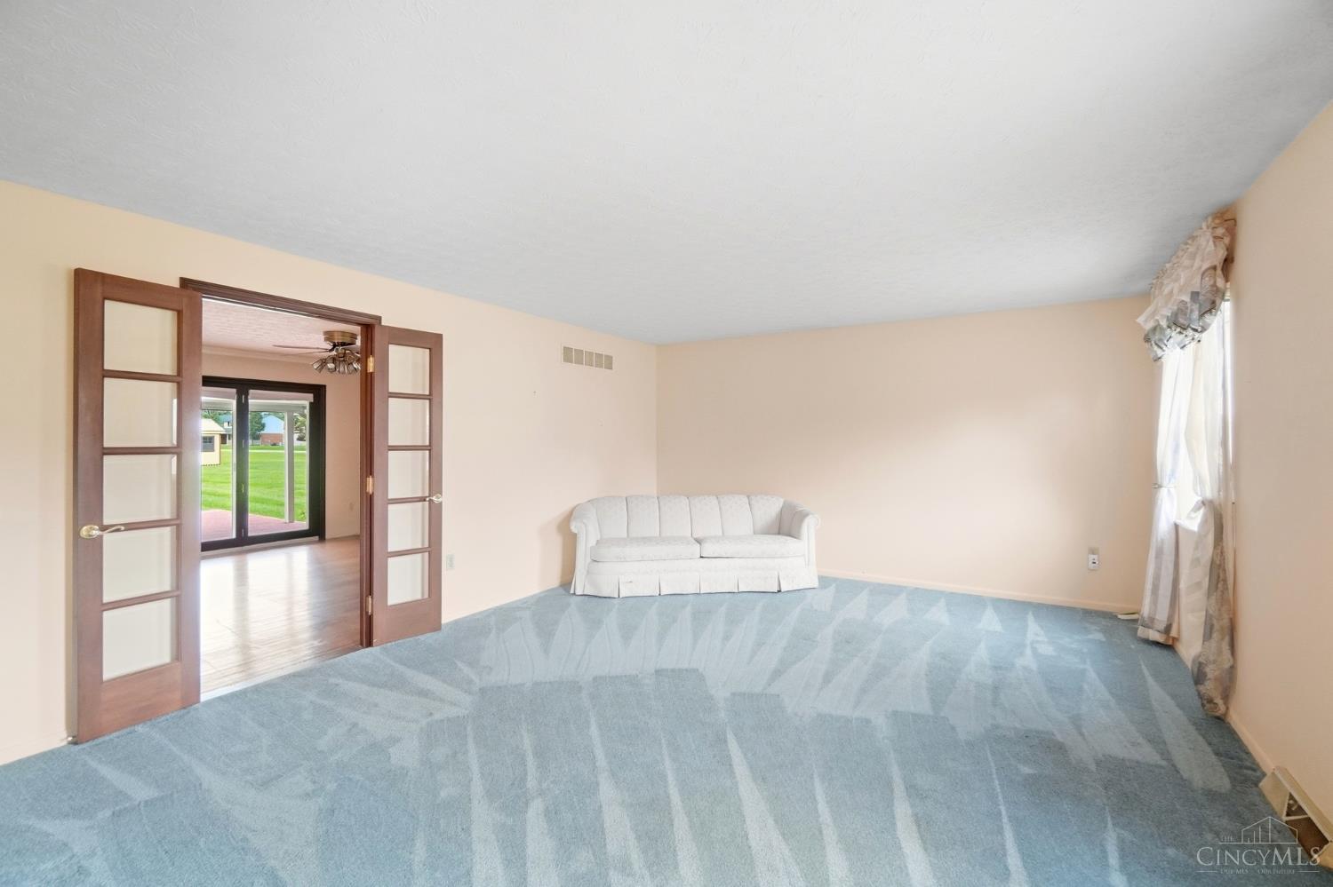 Photo 2 of Sale Pending at 7637 Delview Dr, West Chester, OH 45069 | MLS# 1894600 | Listing updated on 2026-09-28