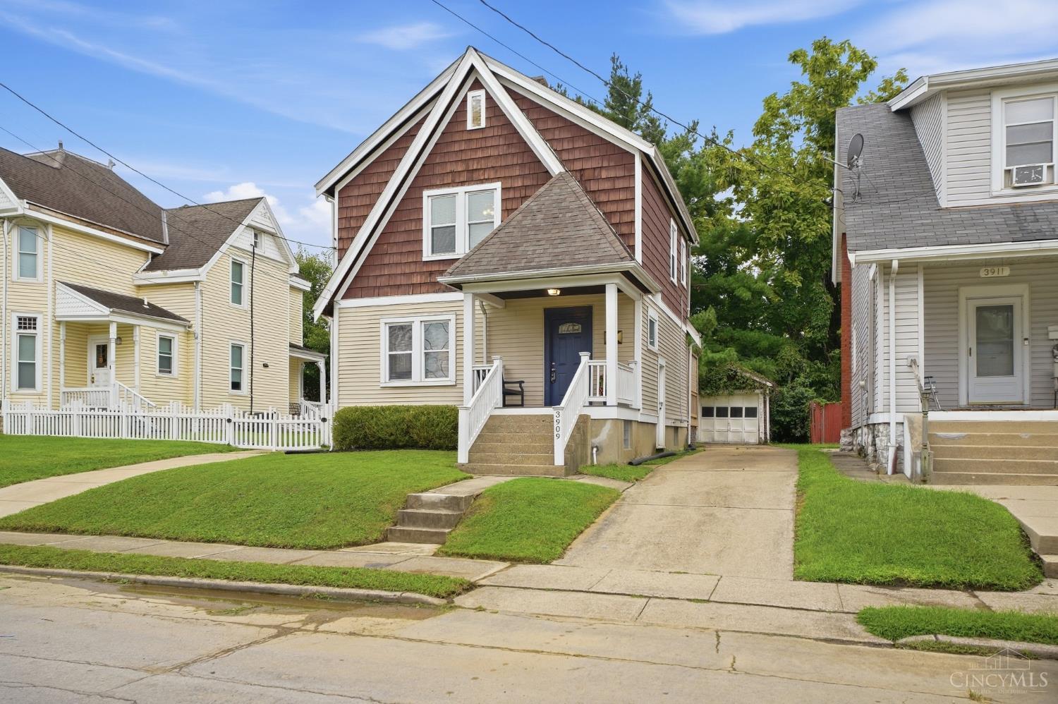 Photo 3 of Single family home for sale at 3909 Ivanhoe Ave, Norwood, OH 45212 | MLS# 1894901 | Listing updated on 2026-09-25