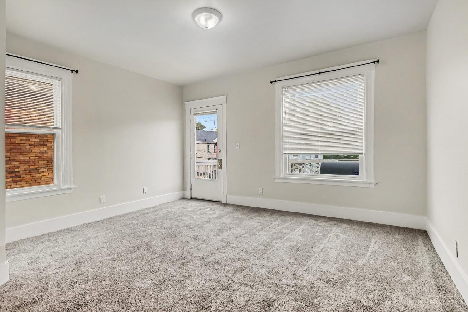 Listing Photo 4 - Condo for sale in building located at 2021 Burnet Ave, Cincinnati, OH 45219