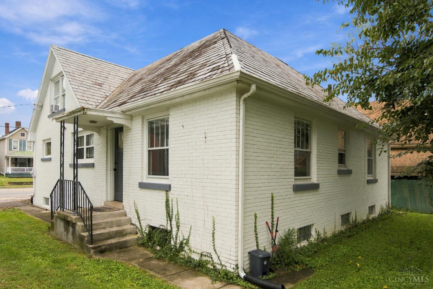 Photo 3 of Sale Pending at 615 Main St, Hamilton, OH 45013 | MLS# 1894903 | Listing updated on 2026-10-06