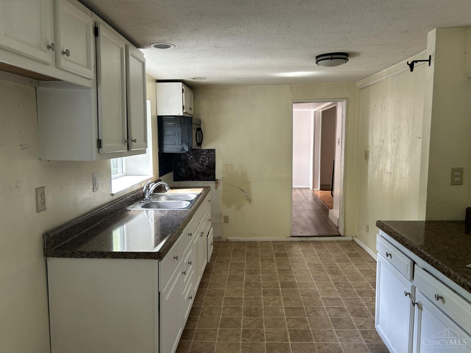 Photo 2 of Single family home for sale at 150 N Fairfield St, Leesburg, OH 45135 | MLS# 1893101 | Listing updated on 2026-09-24