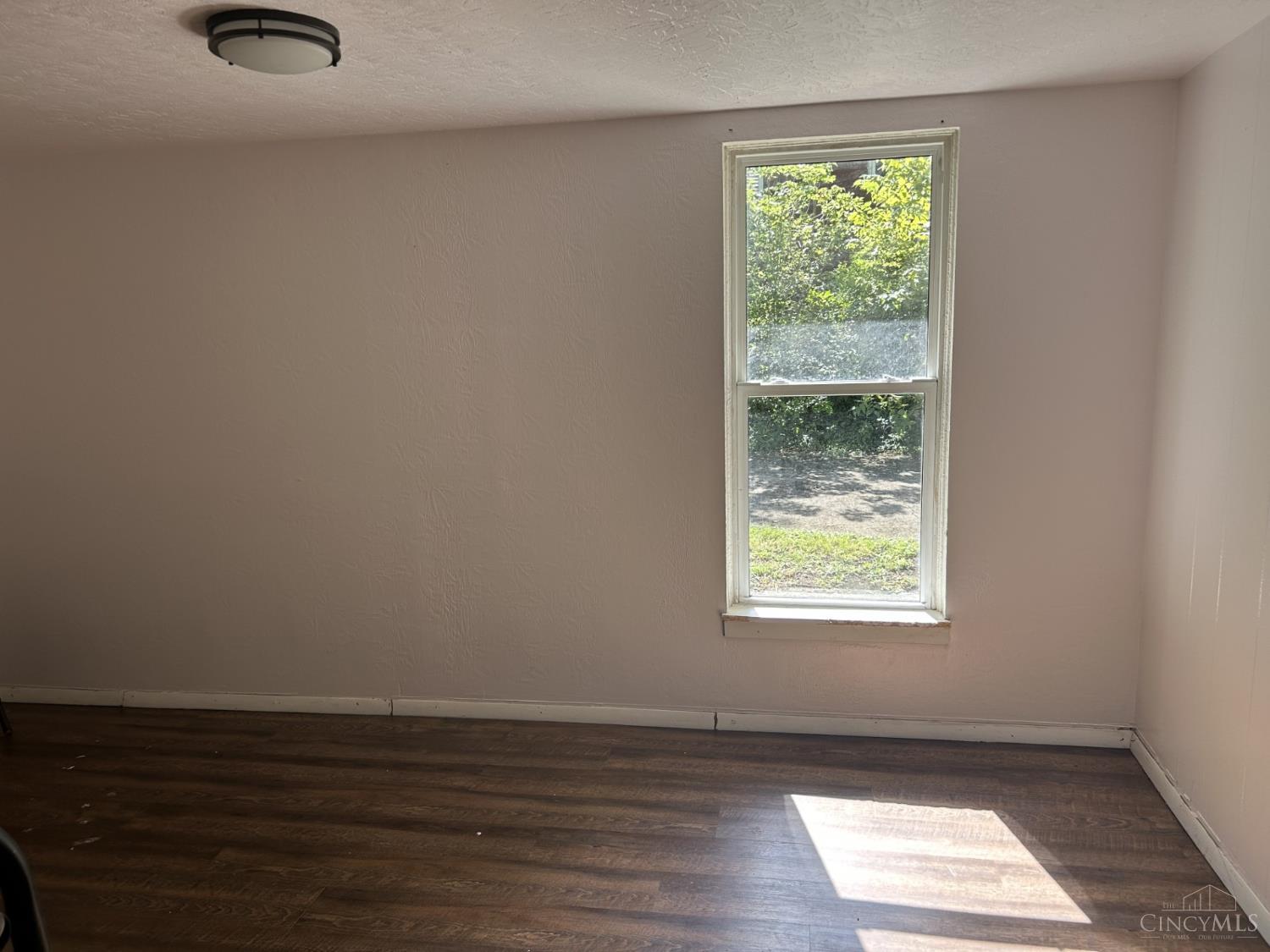 Photo 3 of Single family home for sale at 150 N Fairfield St, Leesburg, OH 45135 | MLS# 1893101 | Listing updated on 2026-09-24