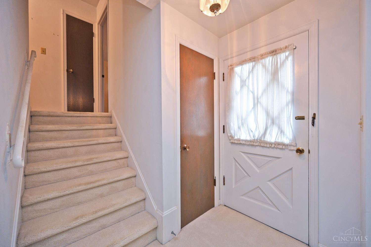 Photo 4 of Sale Pending at 8397 Holiday Hills Dr, Anderson Twp, OH 45255 | MLS# 1895119 | Listing updated on 2026-09-27