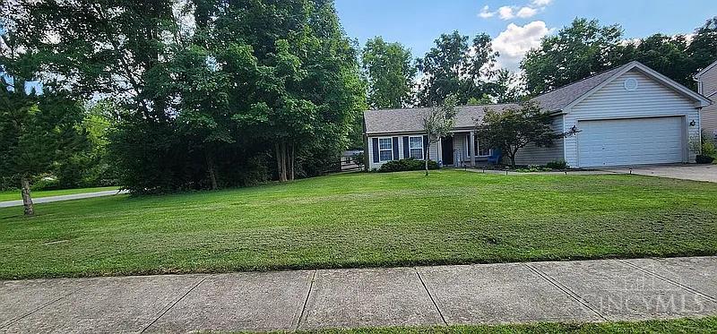 Photo 3 of Single family home for sale at 1567 Apple Tree Dr, Batavia Twp, OH 45102 | MLS# 1895041 | Listing updated on 2026-09-25