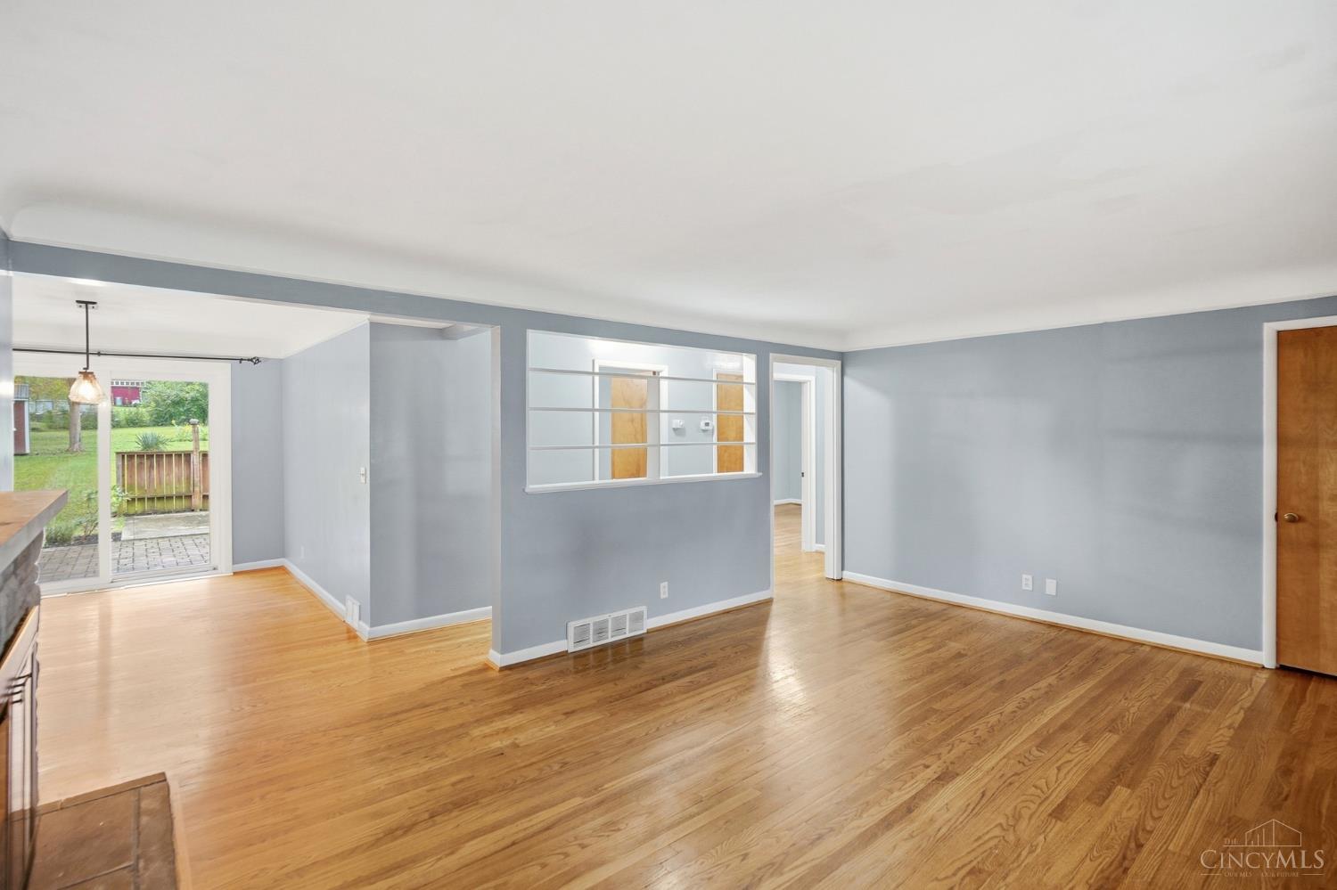 Photo 3 of Single family home for sale at 1037 Markley Rd, Anderson Twp, OH 45230 | MLS# 1894946 | Listing updated on 2026-09-24
