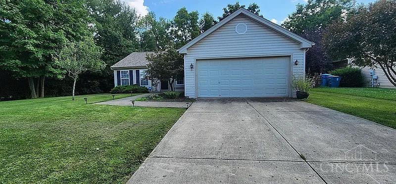 Photo 3 of Single family home for sale at 1567 Apple Tree Dr, Batavia Twp, OH 45102 | MLS# 1895041 | Listing updated on 2026-09-25