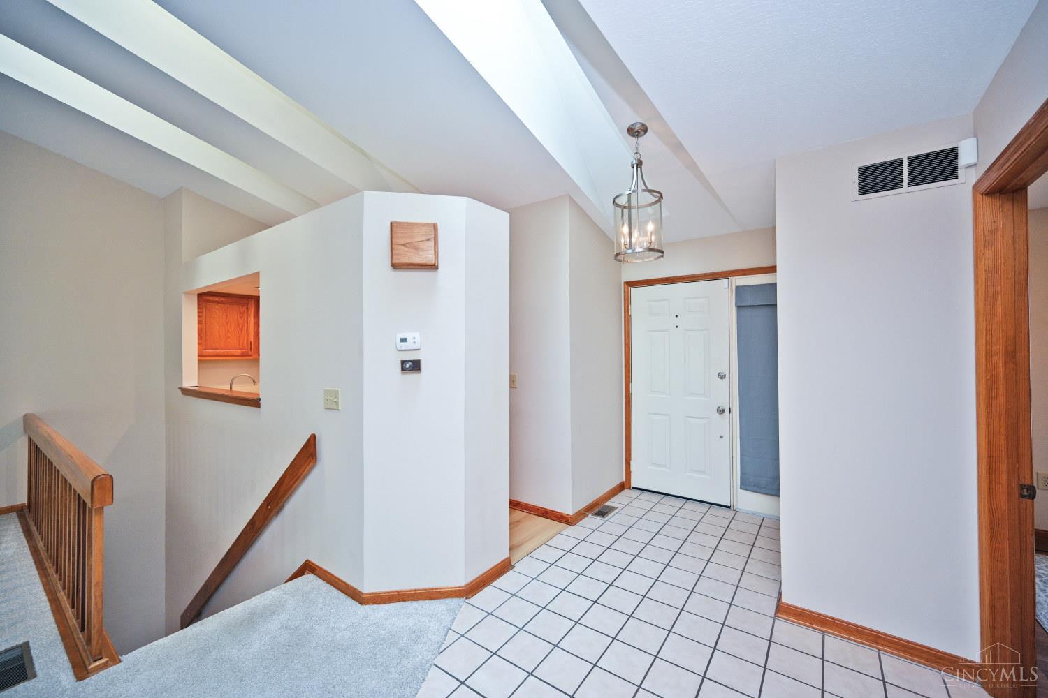 Photo 3 of Condo for sale at 201 Centerbury Ct, Springdale, OH 45246 | MLS# 1895061 | Listing updated on 2026-09-25