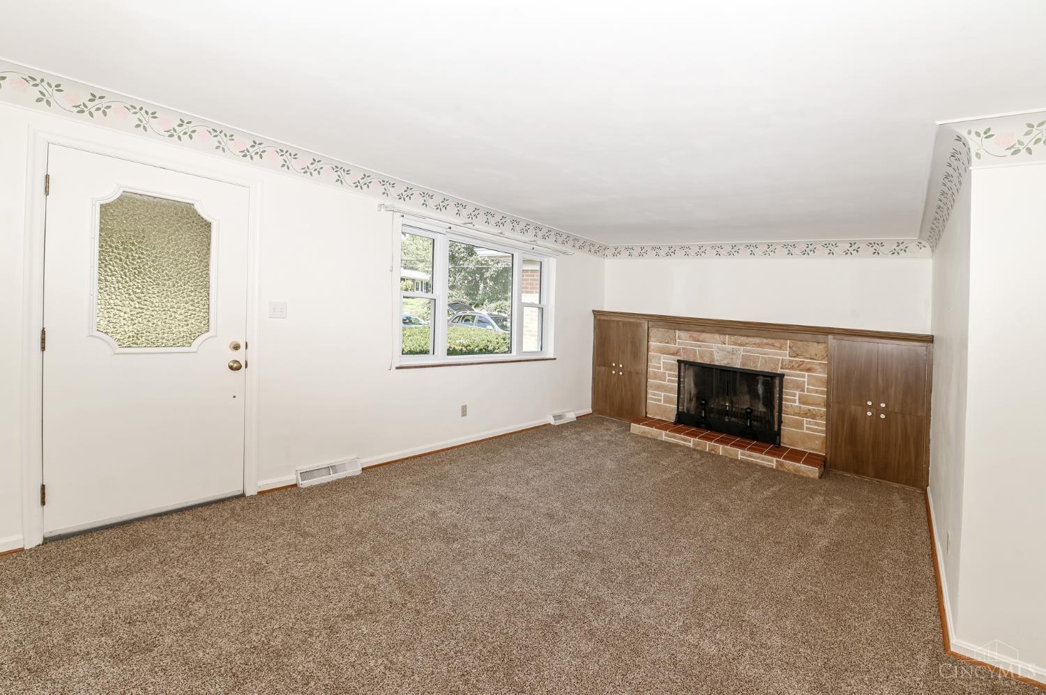 Photo 4 of Sale Pending at 9580 Oleary Ave, West Chester, OH 45241 | MLS# 1895036 | Listing updated on 2026-09-29