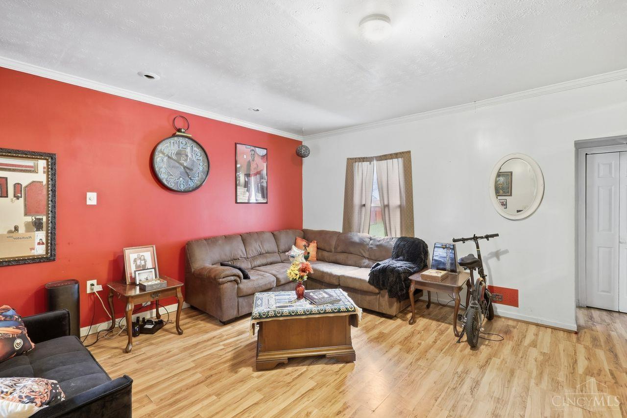 Photo 4 of Single family home for sale at 309 Longworth St, Cincinnati, OH 45215 | MLS# 1895167 | Listing updated on 2026-09-25