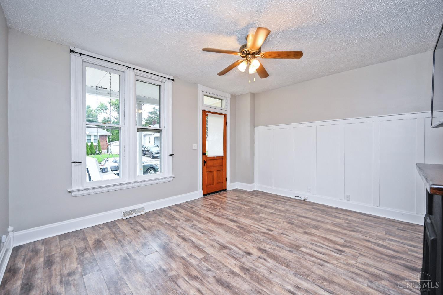 Photo 4 of Single family home for sale at 631 Arlington Ave, Cincinnati, OH 45215 | MLS# 1895052 | Listing updated on 2026-09-24