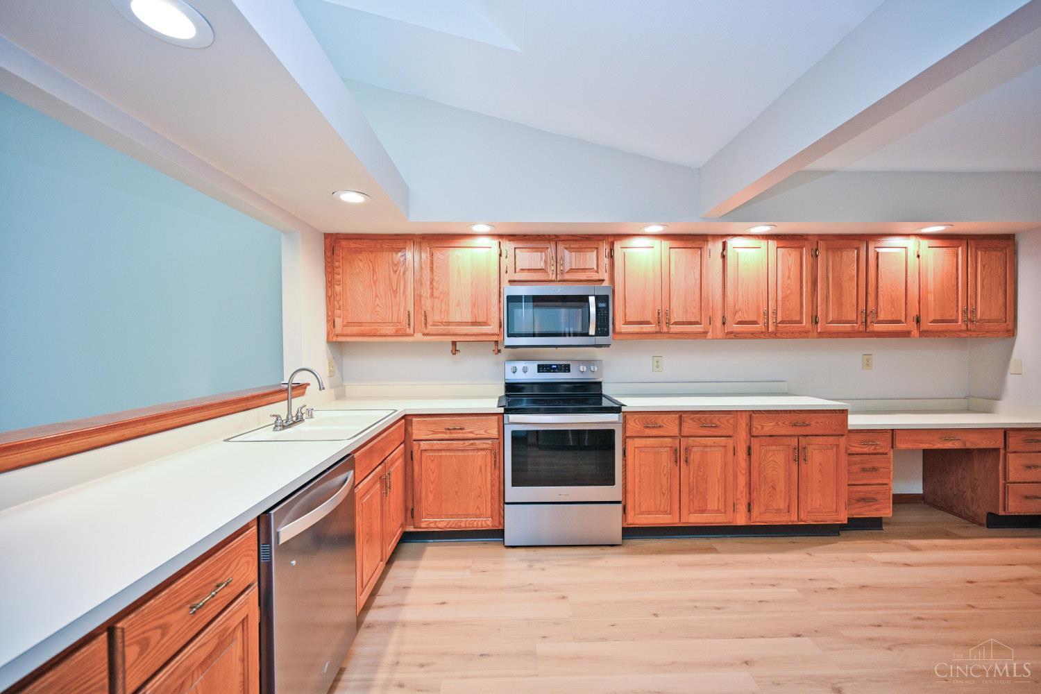 Listing Photo 4 - Condo for sale in building located at 201 Centerbury Ct, Cincinnati, OH 45246