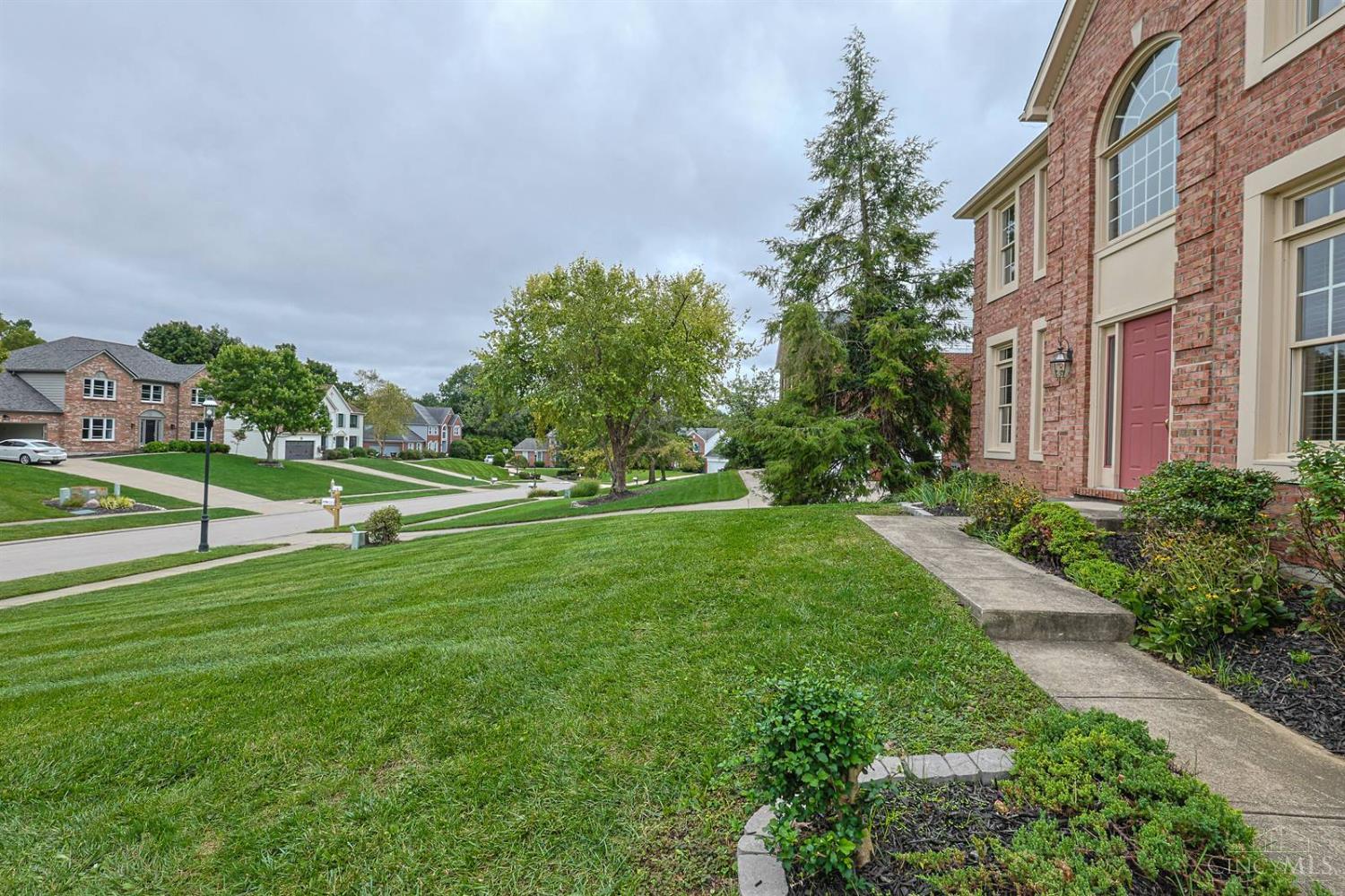 Photo 3 of Single family home for sale at 6099 Balsam Dr, Miami Twp, OH 45150 | MLS# 1895031 | Listing updated on 2026-10-07