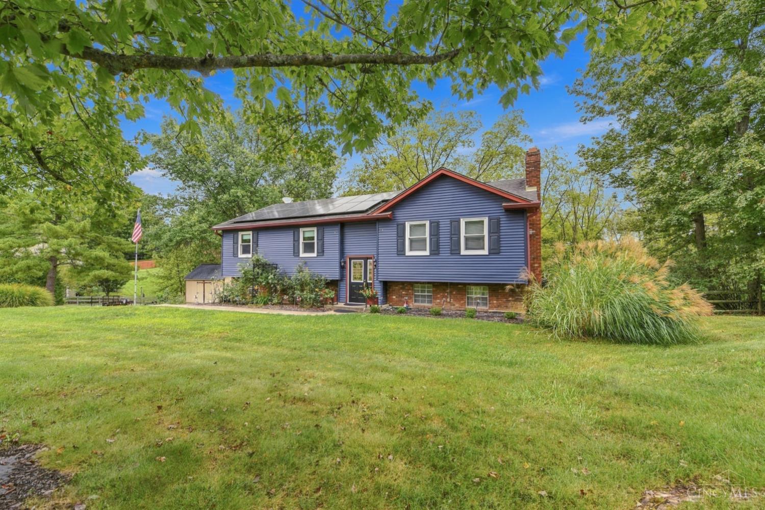 Photo 2 of Single family home for sale at 1086 Kimberly Ln, Miami Twp, OH 45150 | MLS# 1895059 | Listing updated on 2026-09-30