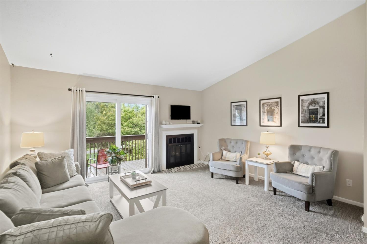 Listing Photo 4 - Condo for sale in building located at 2211 Clough Ridge Dr, Cincinnati, OH 45230