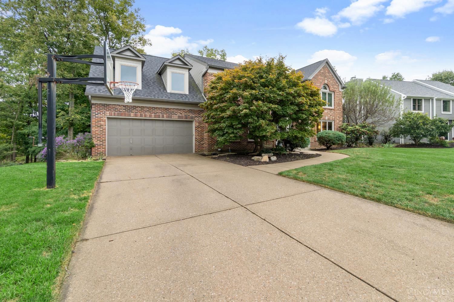Photo 2 of Sale Pending at 7271 Treeridge Dr, Anderson Twp, OH 45244 | MLS# 1894485 | Listing updated on 2026-09-26