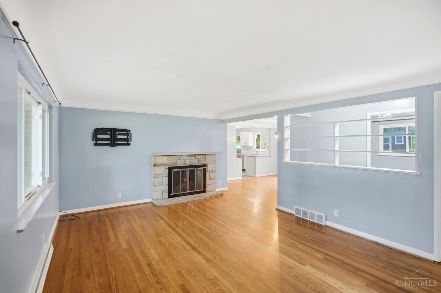 Photo 3 of Single family home for sale at 1037 Markley Rd, Anderson Twp, OH 45230 | MLS# 1894946 | Listing updated on 2026-09-24