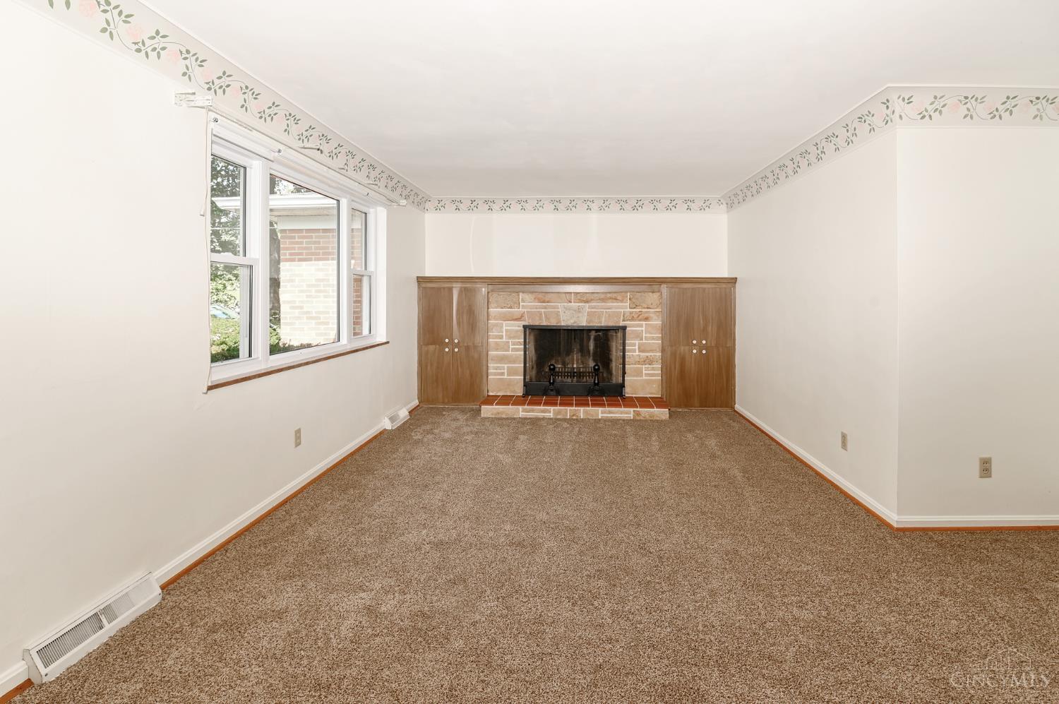 Photo 3 of Sale Pending at 9580 Oleary Ave, West Chester, OH 45241 | MLS# 1895036 | Listing updated on 2026-09-29