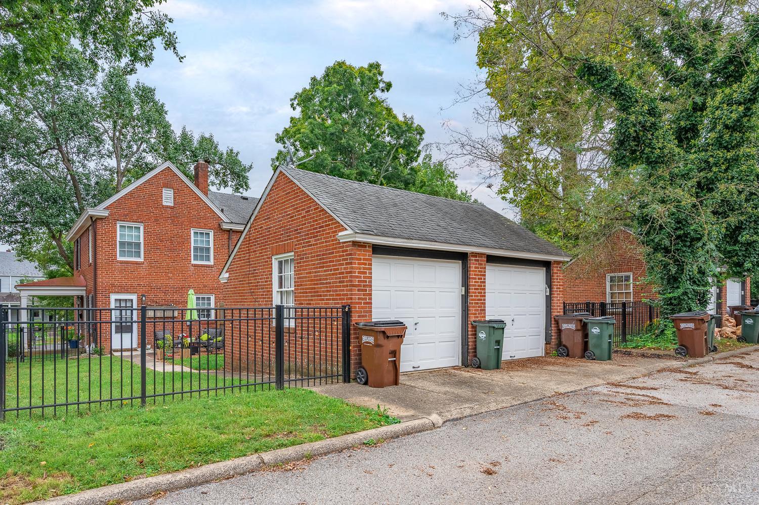 Photo 36 of Multi family home for sale at 3909 Beech St, Mariemont, OH 45227 | MLS# 1895021 | Listing updated on 2026-10-06