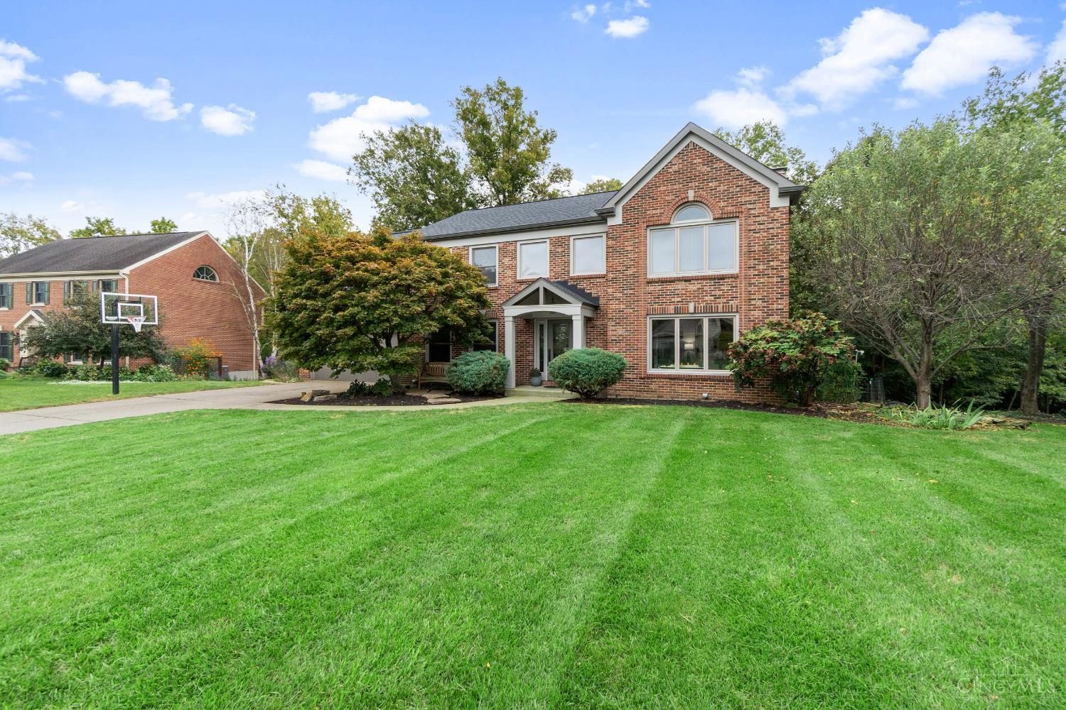 Photo 3 of Sale Pending at 7271 Treeridge Dr, Anderson Twp, OH 45244 | MLS# 1894485 | Listing updated on 2026-09-26
