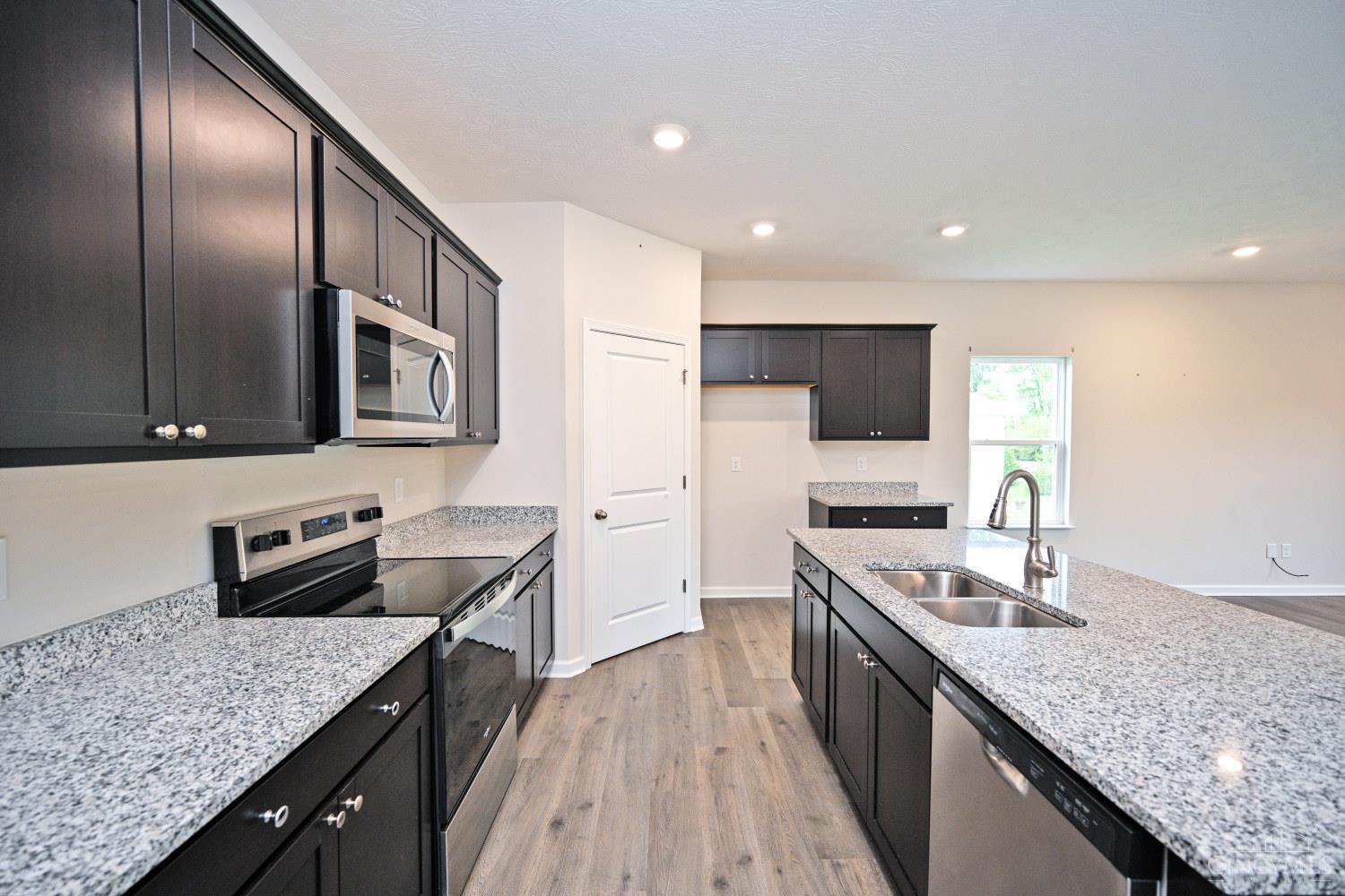 Photo 3 of Single family home for sale at 3692 Heritage Farm Ln, Amelia, OH 45102 | MLS# 1875588 | Listing updated on 2026-10-02