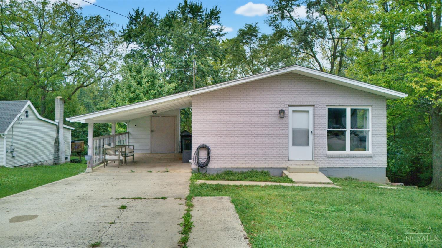 230 W Fancy Street