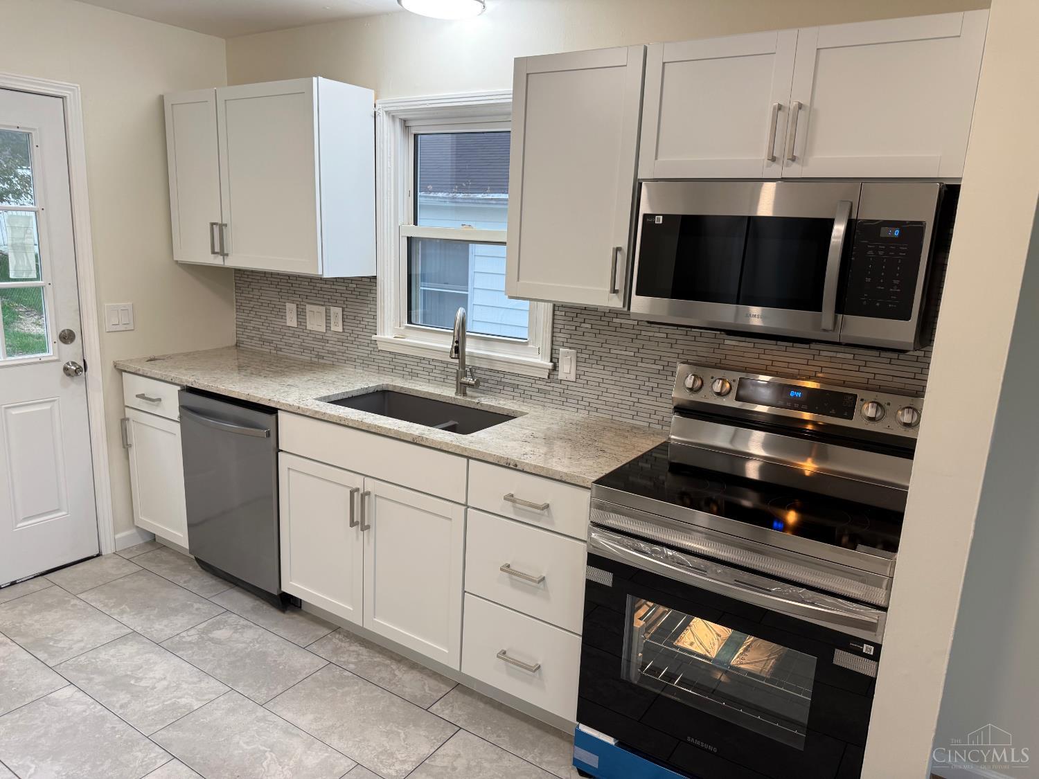 Photo 4 of Single family home for sale at 3985 Mantell Ave, Sycamore Twp, OH 45236 | MLS# 1895130 | Listing updated on 2026-09-28