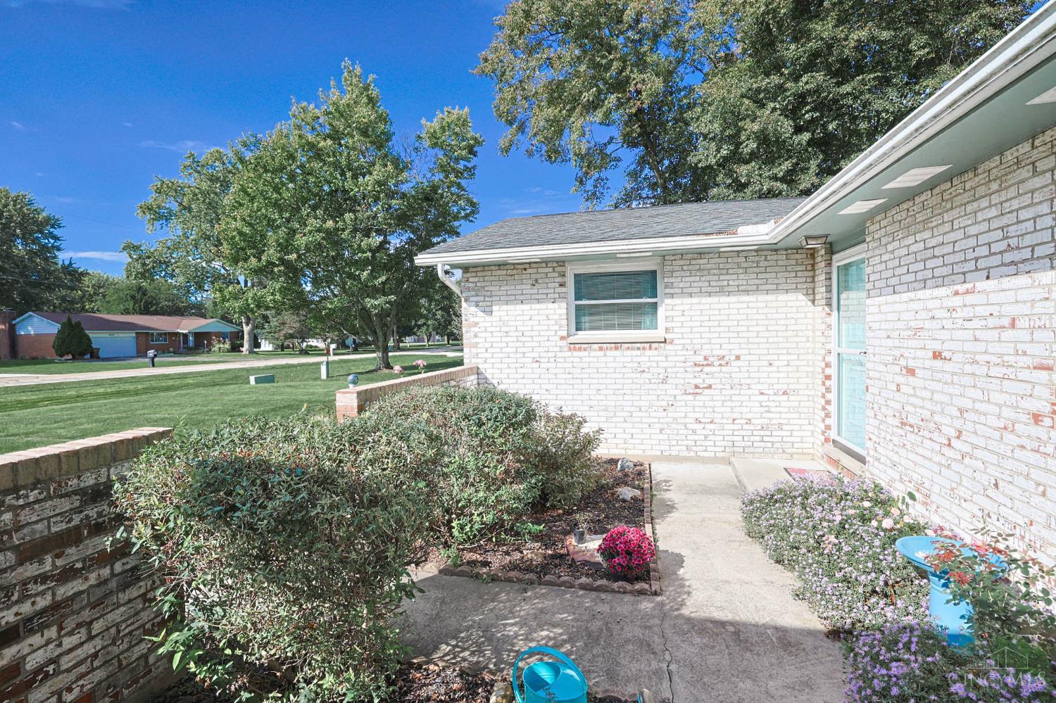 Photo 3 of Single family home for sale at 885 W Michaels Rd, Tipp City, OH 45371 | MLS# 1894921 | Listing updated on 2026-09-29