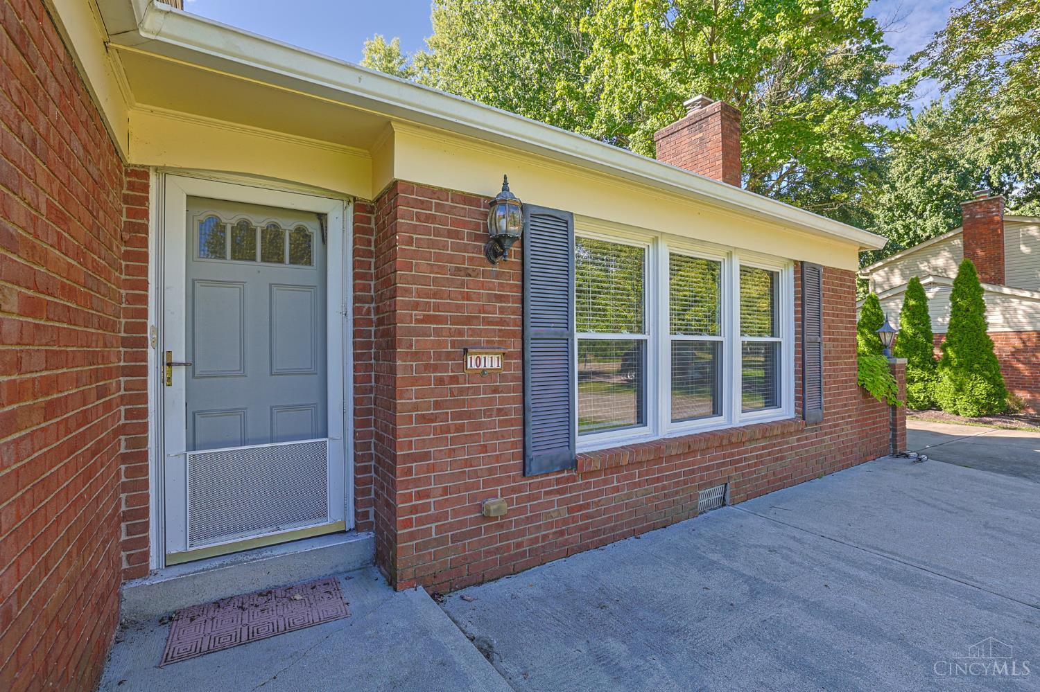 Photo 3 of Sale Pending at 10111 Zig Zag Rd, Blue Ash, OH 45242 | MLS# 1894968 | Listing updated on 2026-09-29