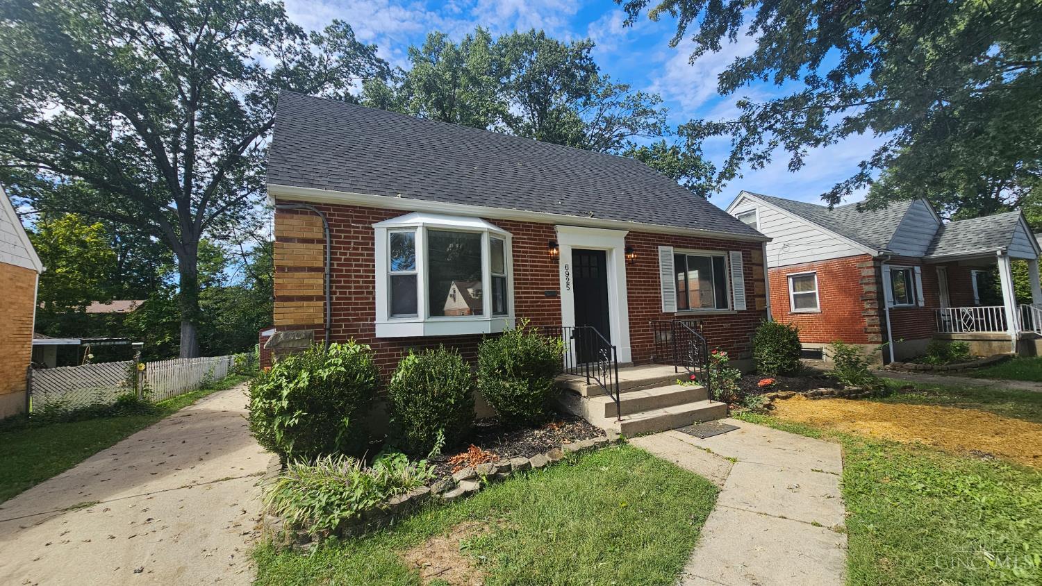 Photo 1 of Single family home for sale at 6925 Pin Oak Dr, Cincinnati, OH 45239 | MLS# 1895256 | Listing updated on 2026-09-25