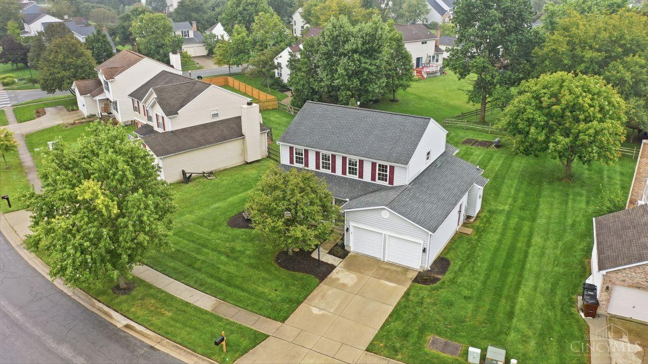 Photo 2 of Sale Pending at 6749 Spring Arbor Dr, Mason, OH 45040 | MLS# 1895235 | Listing updated on 2026-09-29