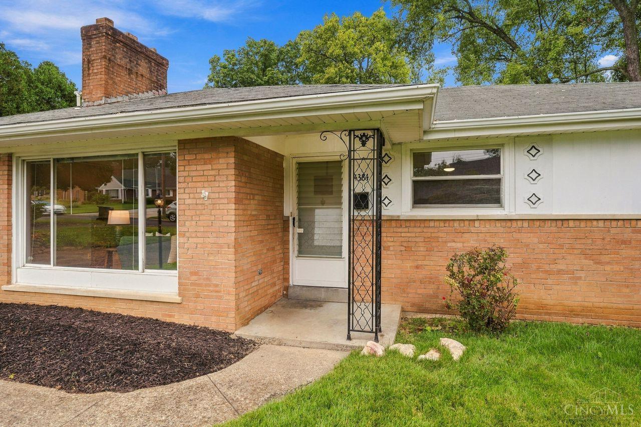 Photo 2 of Sale Pending at 4384 Yakima Dr, Sycamore Twp, OH 45236 | MLS# 1895207 | Listing updated on 2026-10-06