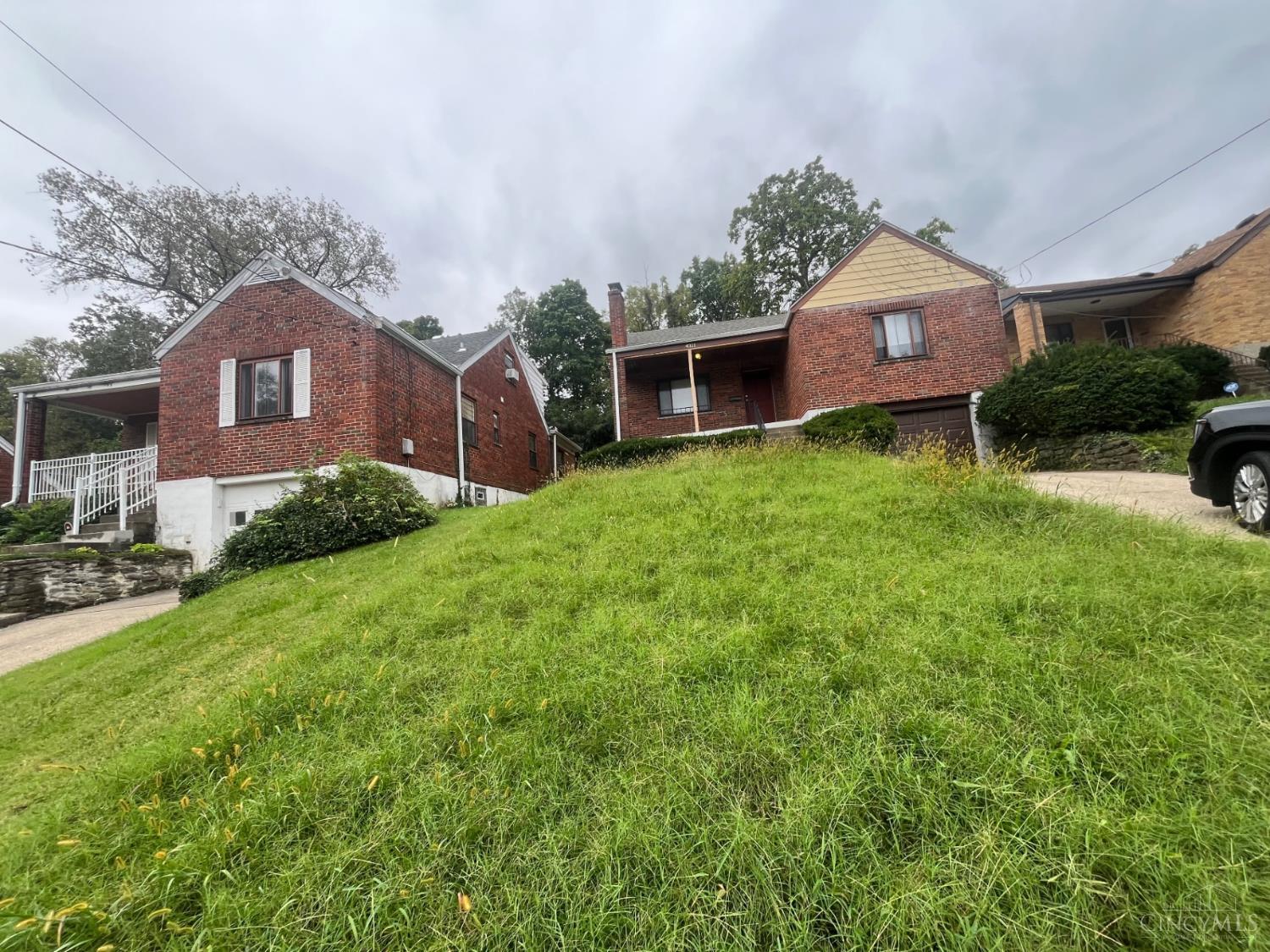 Photo 3 of Single family home for sale at 4311 Delridge Dr, Cincinnati, OH 45205 | MLS# 1895172 | Listing updated on 2026-09-26