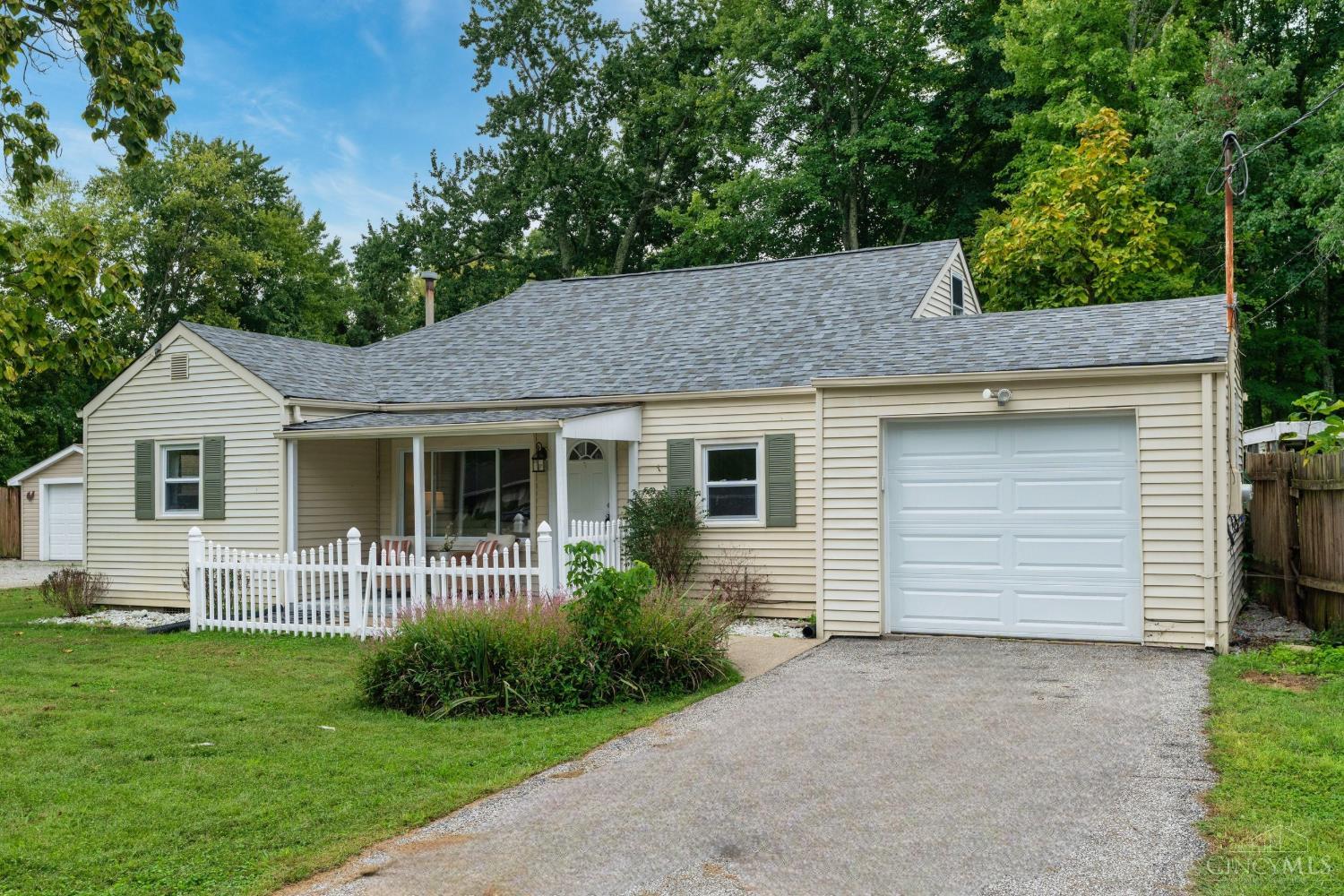 Photo 3 of Sale Pending at 3165 Lindale Mt Holly Rd, Amelia, OH 45102 | MLS# 1895240 | Listing updated on 2026-09-29