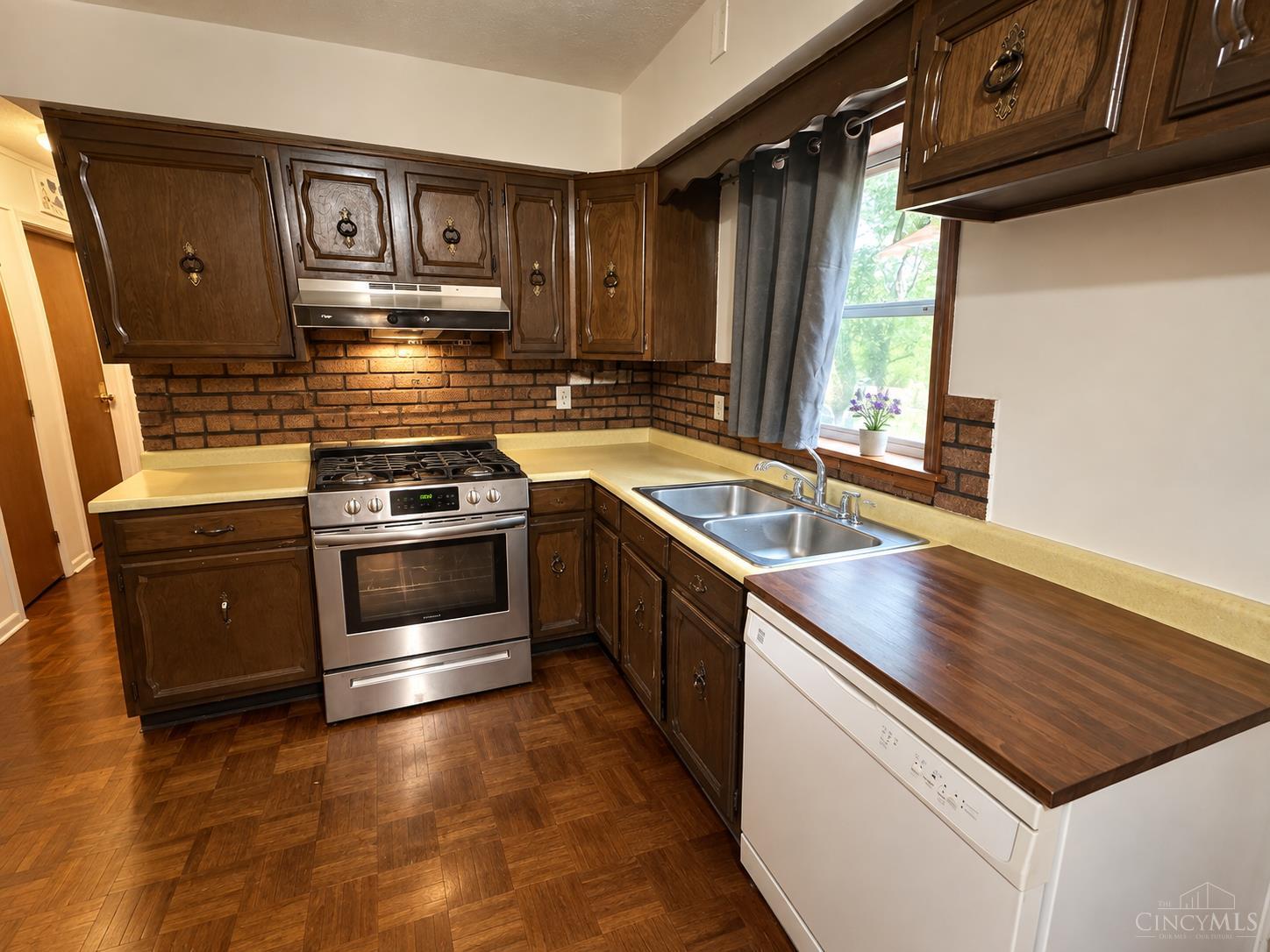 Photo 3 of Single family home for sale at 1114 Woodlawn Ave, Cincinnati, OH 45205 | MLS# 1895281 | Listing updated on 2026-09-25