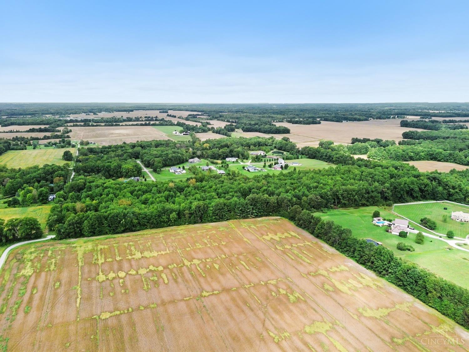Photo 4 of Sale Pending at 21 Ashton Rd, Williamsburg Twp, OH 45103 | MLS# 1895115 | Listing updated on 2026-10-02