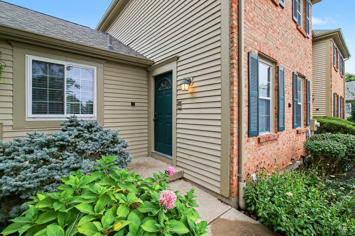 Photo 2 of Townhouse for sale at 7 St James Ct, Fairfield, OH 45014 | MLS# 1895286 | Listing updated on 2026-09-28