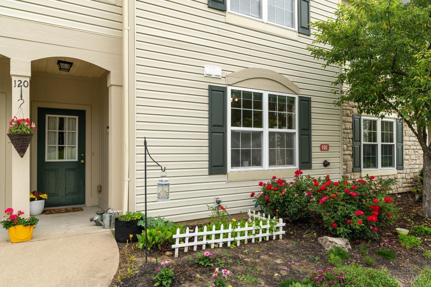 Photo 3 of Sale Pending at 120 Tall Trees Dr, Batavia Twp, OH 45102 | MLS# 1895305 | Listing updated on 2026-10-05