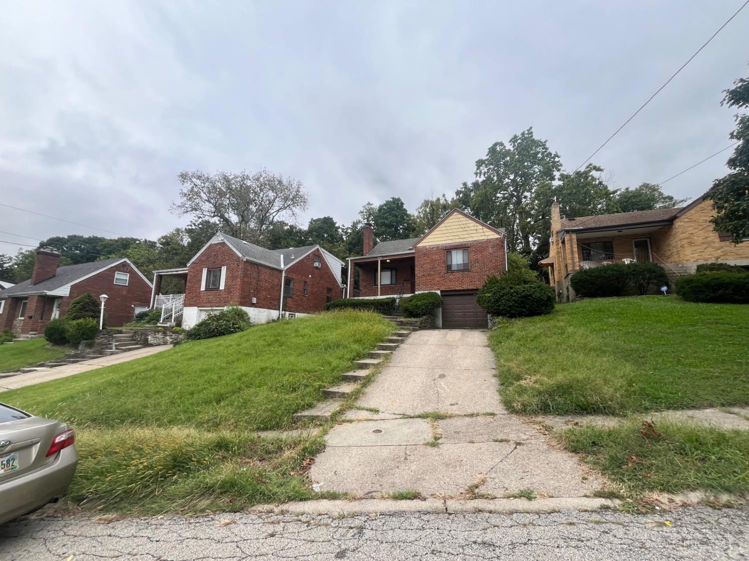 Photo 2 of Single family home for sale at 4311 Delridge Dr, Cincinnati, OH 45205 | MLS# 1895172 | Listing updated on 2026-09-26
