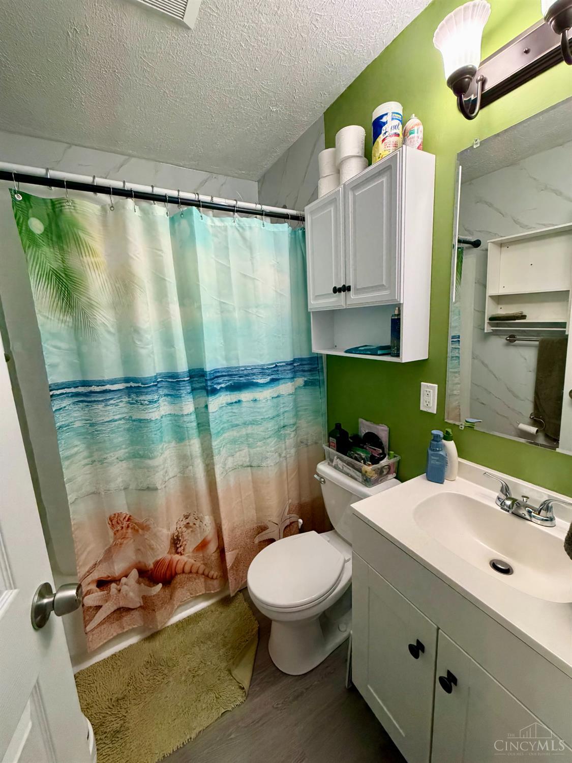 Photo 3 of Single family home for sale at 2534 Ontario St, Cincinnati, OH 45231 | MLS# 1895298 | Listing updated on 2026-09-25