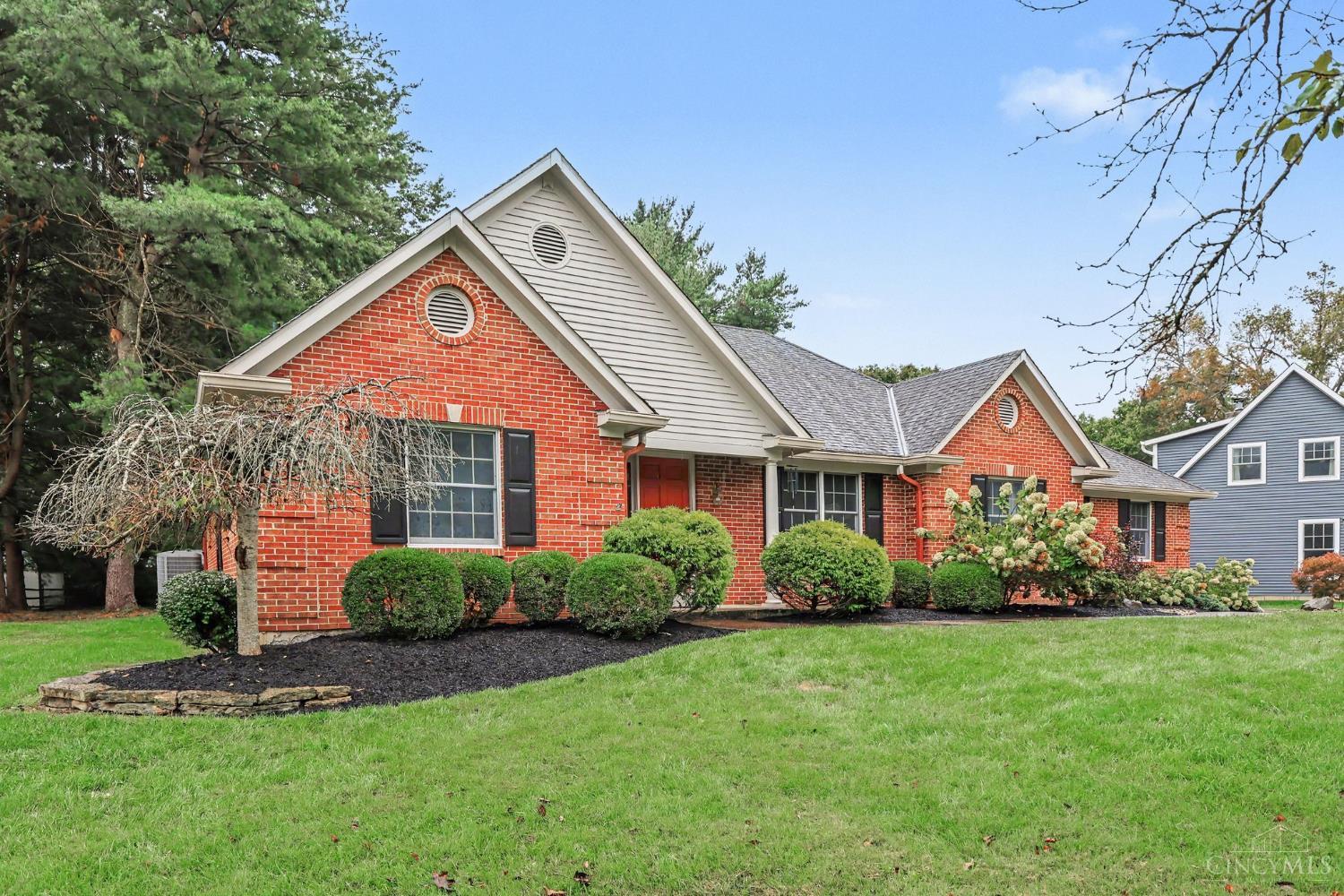 Photo 3 of Sale Pending at 6555 Gwendolyn Dr, Anderson Twp, OH 45230 | MLS# 1895217 | Listing updated on 2026-09-28