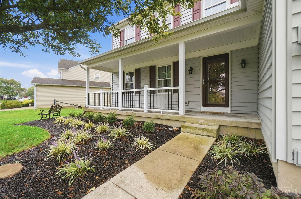 Photo 4 of Sale Pending at 6749 Spring Arbor Dr, Mason, OH 45040 | MLS# 1895235 | Listing updated on 2026-09-29