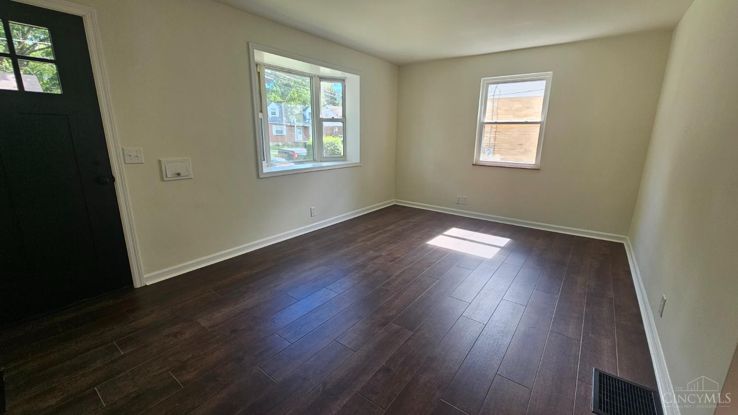 Photo 2 of Single family home for sale at 6925 Pin Oak Dr, Cincinnati, OH 45239 | MLS# 1895256 | Listing updated on 2026-09-25