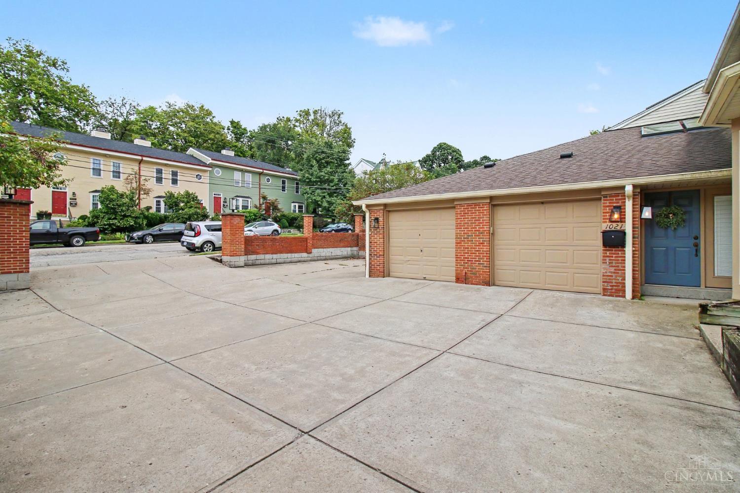 Photo 2 of Condo for sale at 1021 Windsor St, Cincinnati, OH 45206 | MLS# 1895187 | Listing updated on 2026-09-25