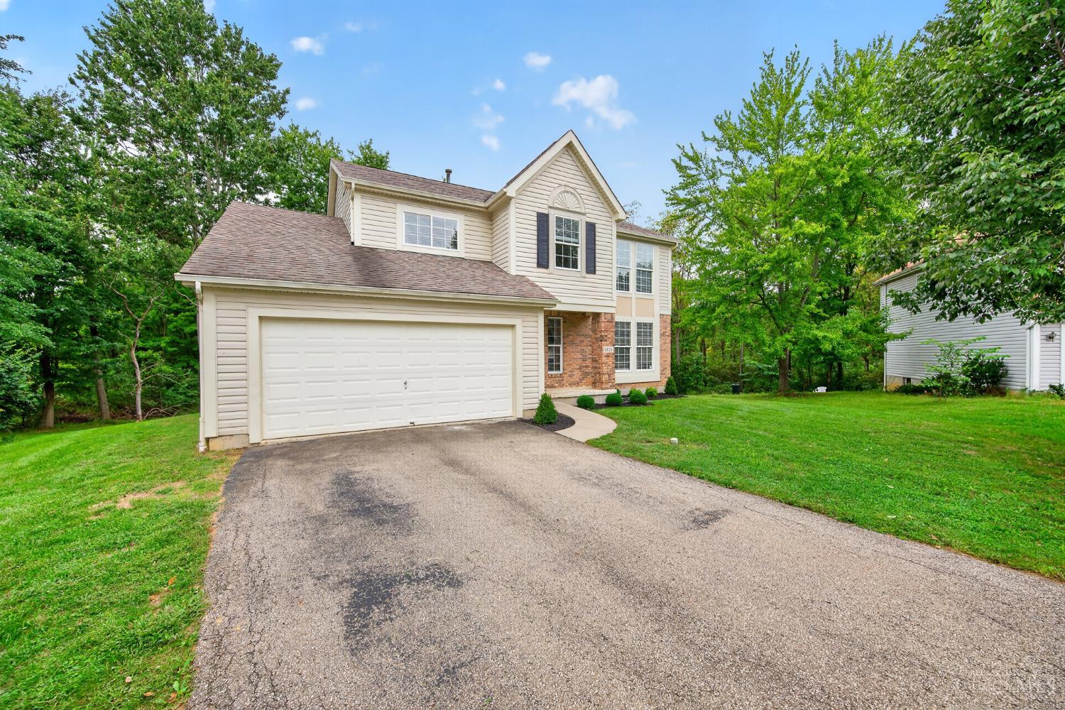 Photo 3 of Single family home for sale at 1321 Covedale Ln, Batavia Twp, OH 45102 | MLS# 1894431 | Listing updated on 2026-10-02